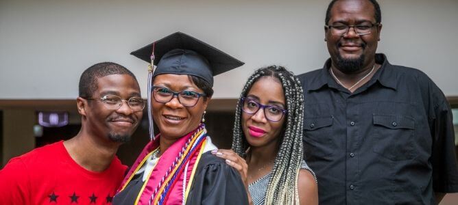 Ashworth College graduate, Sheri, and family.